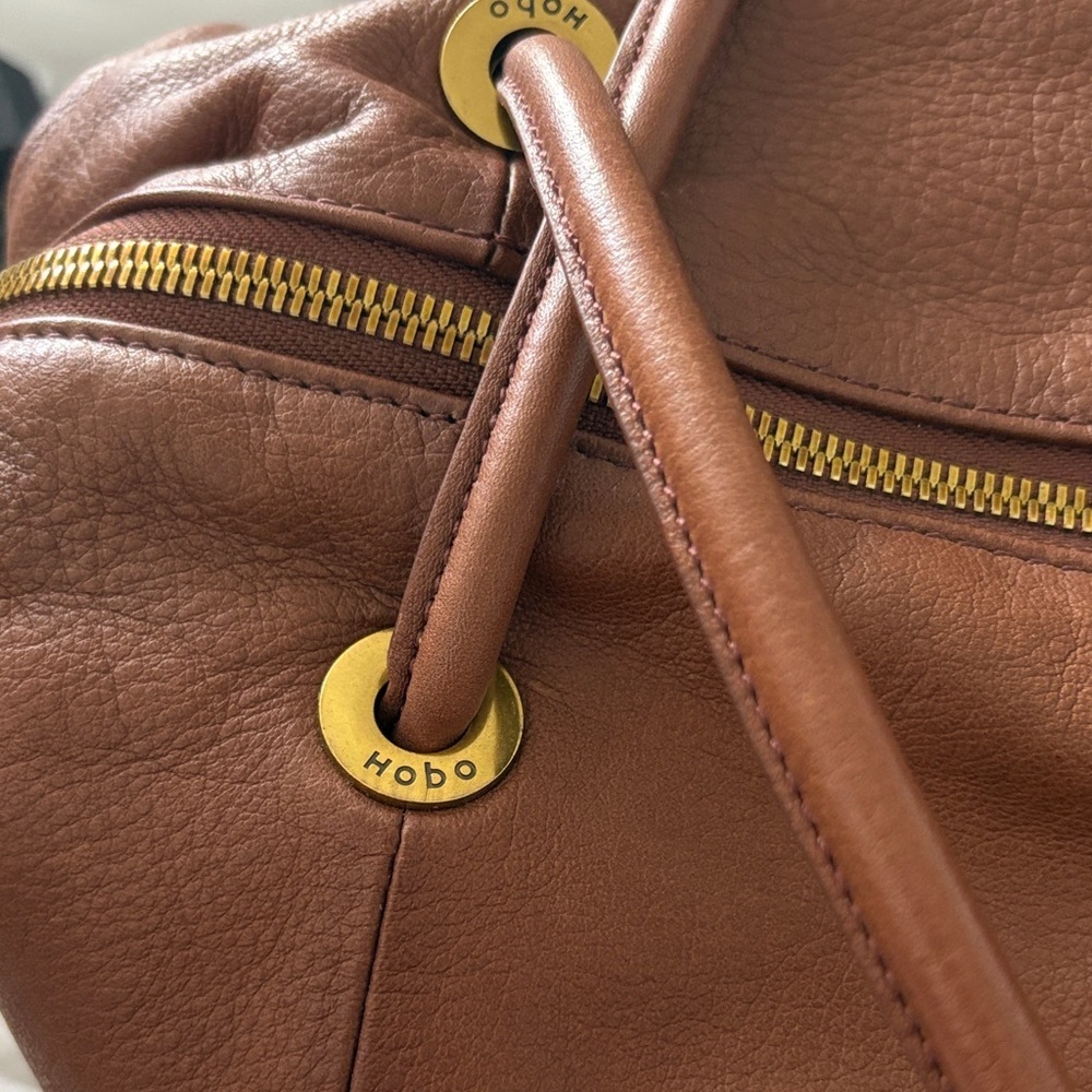 HOBO Rich Brown Leather Shoulder Bag NWOT - Picture 5 of 9